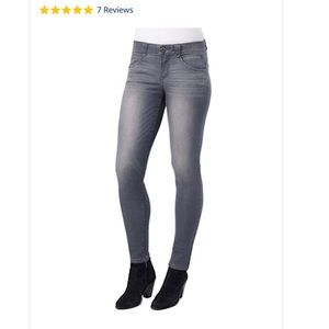 Democracy jeans w/ extra stretch in the waist band